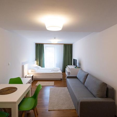 ميركورا تشيوك Merkur Apartments - Self Check-In المظهر الخارجي الصورة
